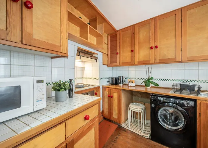 Urban Oasis - One Bedroom Central London Apartment