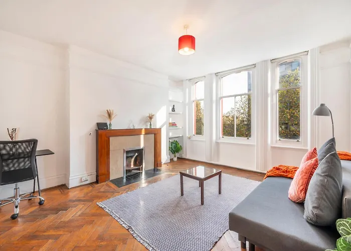 Urban Oasis - One Bedroom Central London Apartment